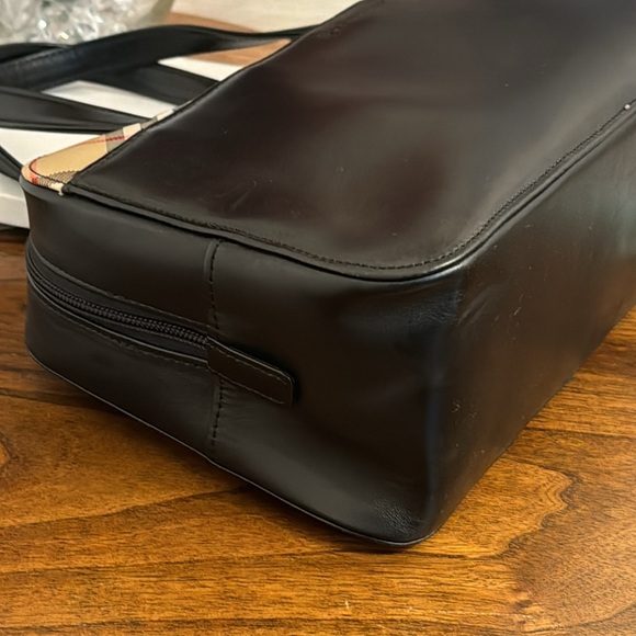 Burberry tote 👜 hand bag A Black Leather and Burberry canvas a beautiful piece. - Picture 8 of 15